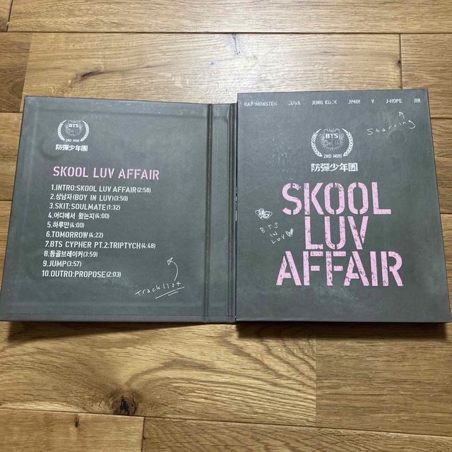 防弾少年団(BTS)(ボウダンショウネンダン)のSKOOL LUV AFFAIR フォトブック エンタメ/ホビーのCD(K-POP/アジア)の商品写真