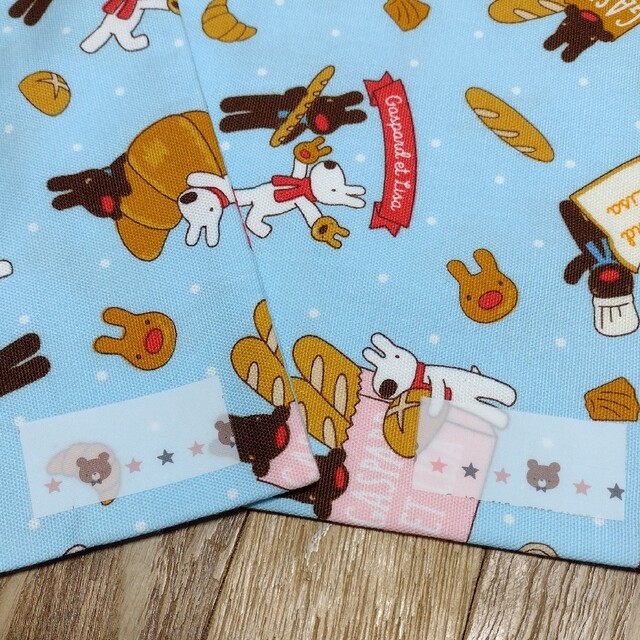 リサとガスパール　入園　入学　コップ袋　コップ入れ　給食袋　袋　巾着 ハンドメイドのキッズ/ベビー(外出用品)の商品写真