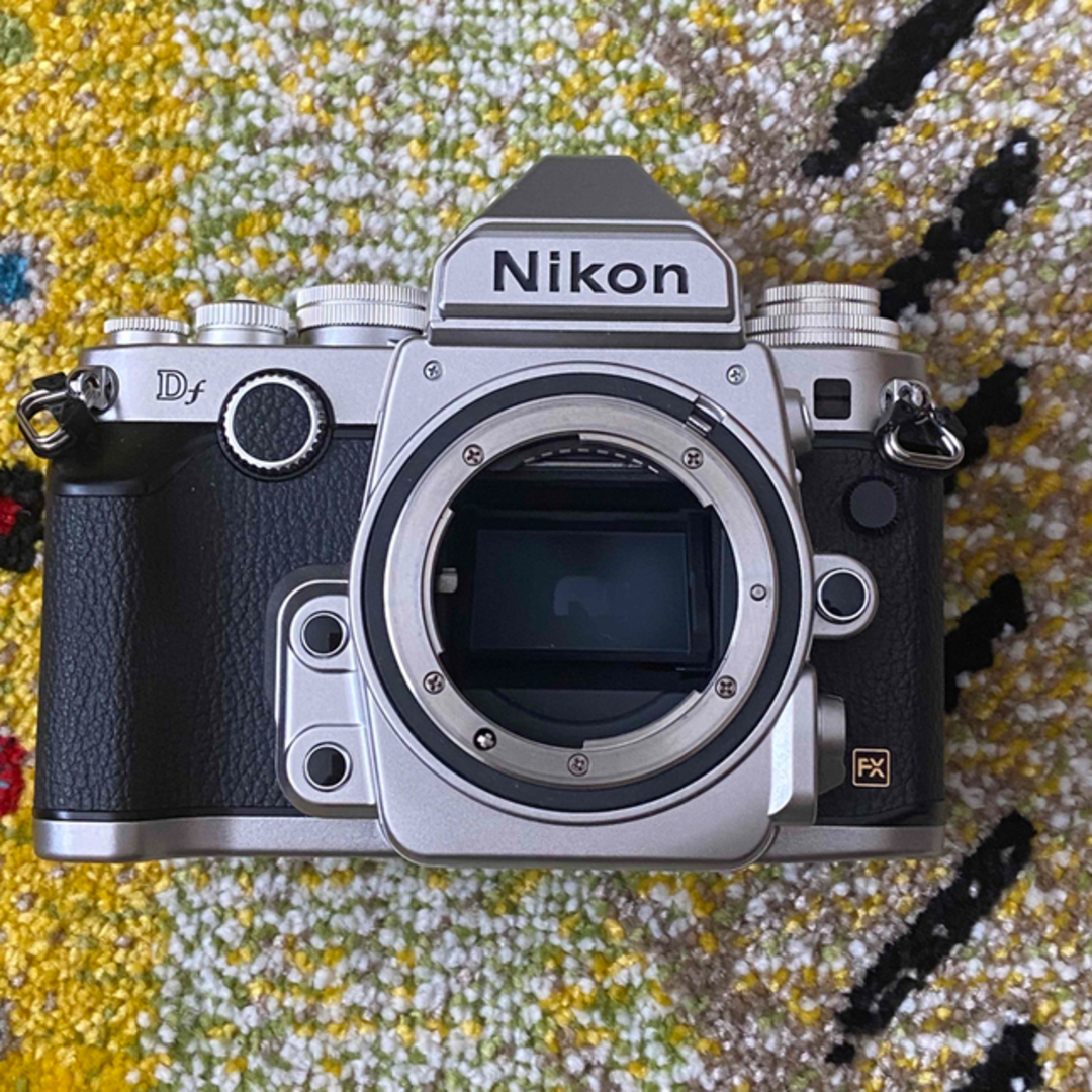 【ショット数500以下】Nikon  Df レンズキット SILVER