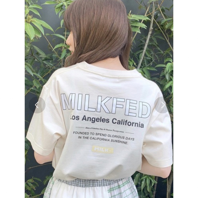 ☆新品未使用！お勧め品☆MILK FED.バックプリント　オフホワイトTシャツ