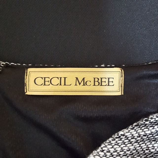 CECIL McBEE(セシルマクビー)のCECIL McBEE ワンピース Ｍ　② レディースのワンピース(ひざ丈ワンピース)の商品写真