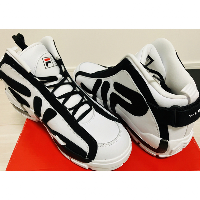 FILA(フィラ)のもりぞー様専用！フィラ×ワイプロジェクト　スニーカー　新品　ブラック　一足限定！ メンズの靴/シューズ(スニーカー)の商品写真