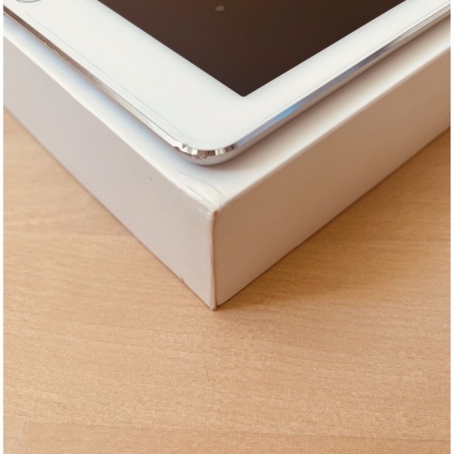 iPad(アイパッド)のApple iPad Air 2 Wi-Fi Cellular 16GB スマホ/家電/カメラのPC/タブレット(タブレット)の商品写真