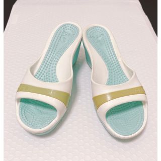 クロックス(crocs)の【crocs】クロックス レディース サンダル  ササリー 廃盤品  23cm(ハイヒール/パンプス)