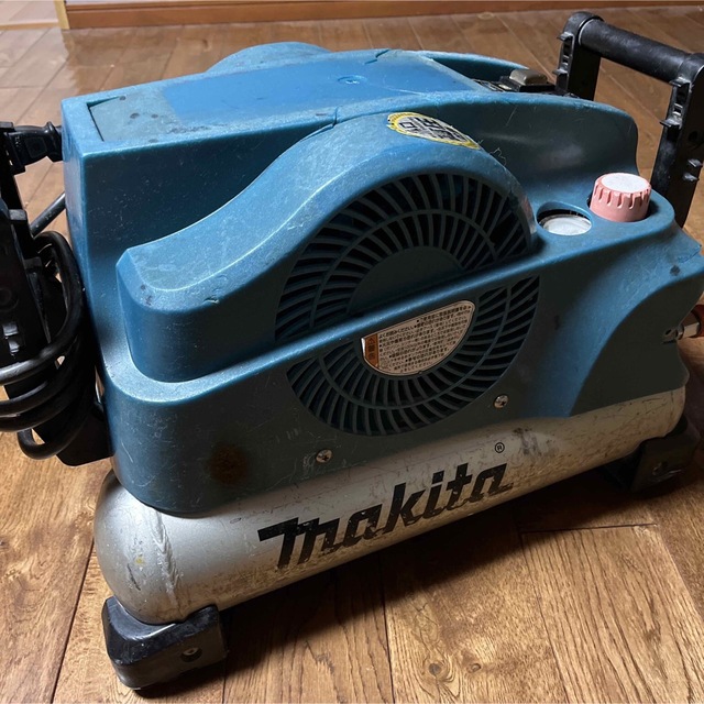 Makita - マキタ高圧専用エアコンプレッサー 完動品の通販 by s48