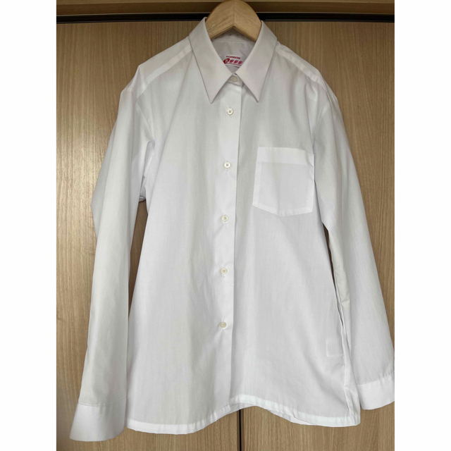 TOMBOW(トンボガクセイフク)のトンボ　形態安定スクールシャツ　Mサイズ3着 レディースのトップス(シャツ/ブラウス(長袖/七分))の商品写真