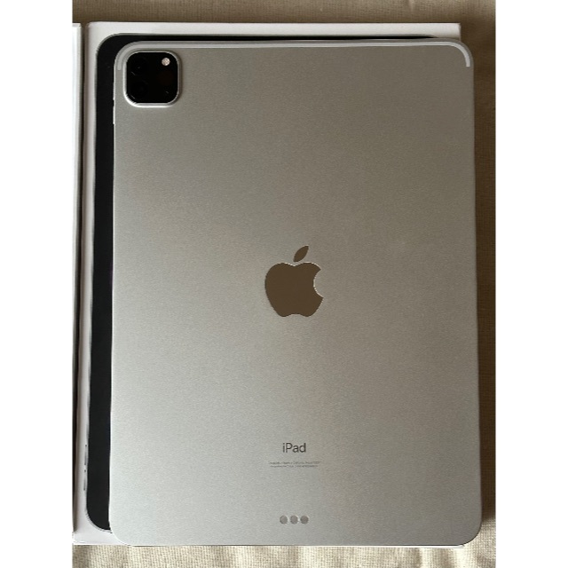 Apple(アップル)のiPad Pro 11インチ 第3世代  M1 128GB シルバー Wi-Fi スマホ/家電/カメラのPC/タブレット(タブレット)の商品写真
