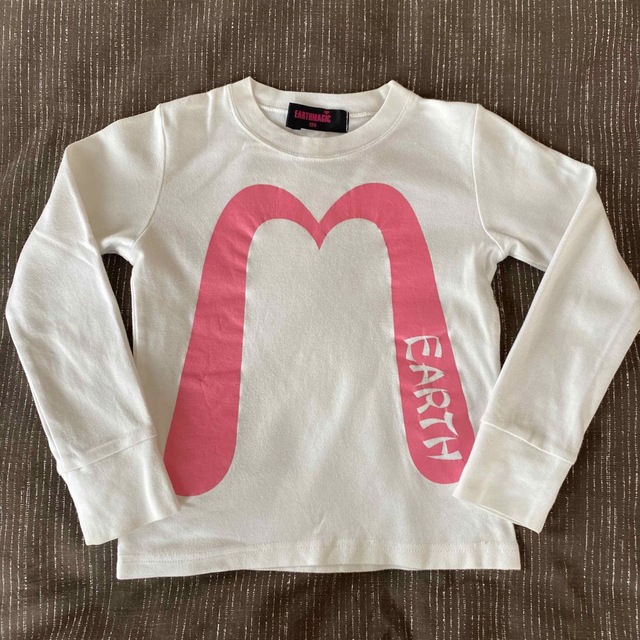 EARTHMAGIC(アースマジック)のアースマジック ロンT 120センチ キッズ/ベビー/マタニティのキッズ服女の子用(90cm~)(Tシャツ/カットソー)の商品写真