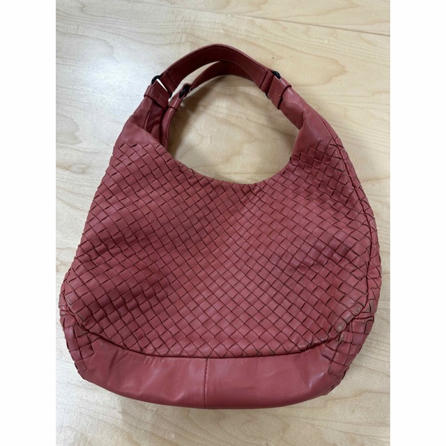 Bottega Veneta(ボッテガヴェネタ)のボッテガヴェネタ　カンパーナ　落ち着いたピンク レディースのバッグ(ショルダーバッグ)の商品写真