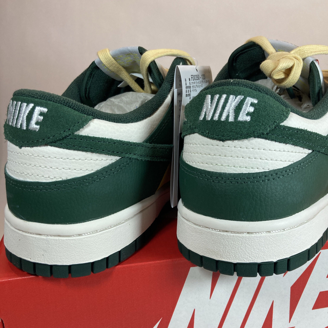 NIKE(ナイキ)のNike WMNS Dunk Low SE "Noble Green" 27.0 レディースの靴/シューズ(スニーカー)の商品写真