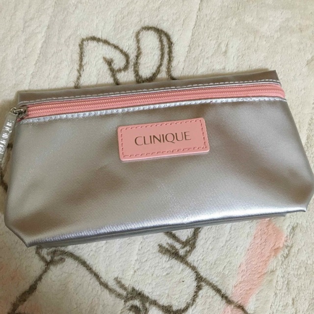 CLINIQUE(クリニーク)のクリニーク　ノベルティ　ポーチ♡ レディースのファッション小物(ポーチ)の商品写真