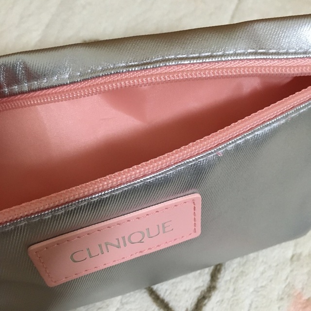 CLINIQUE(クリニーク)のクリニーク　ノベルティ　ポーチ♡ レディースのファッション小物(ポーチ)の商品写真