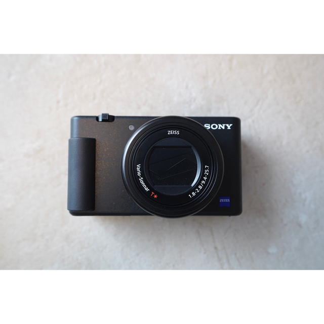 SONY(ソニー)の【保証期間内】Sony VLOGCAM ZV-1  ほぼ未使用 スマホ/家電/カメラのカメラ(コンパクトデジタルカメラ)の商品写真