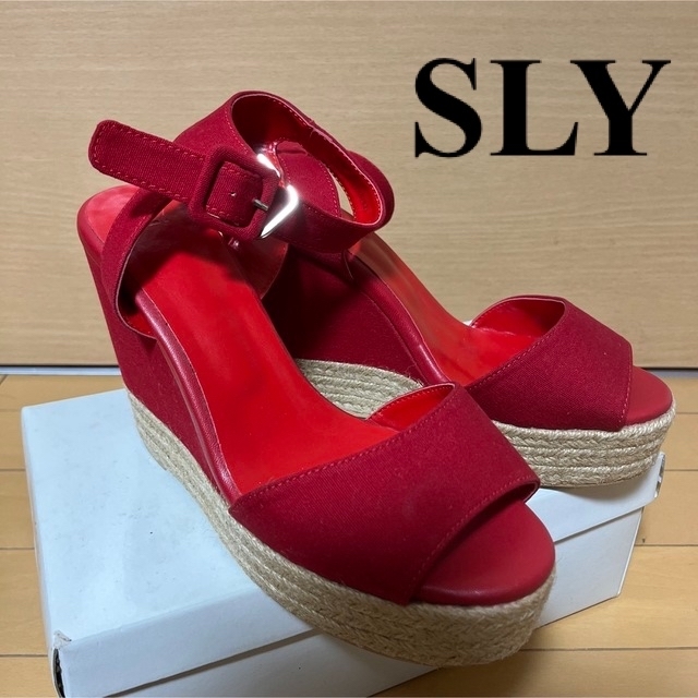 SLY(スライ)のSLY スライ JUTE WEDGE サンダル レッド サイズL  ストラップ レディースの靴/シューズ(サンダル)の商品写真