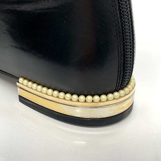 CHANEL - 5063 未使用 シャネル パール レザー サンダル ブラックの