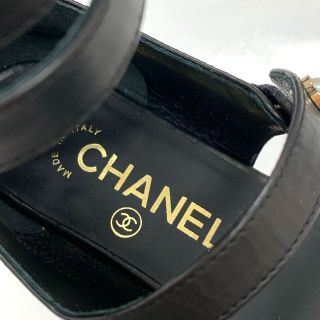 CHANEL - 5063 未使用 シャネル パール レザー サンダル ブラックの