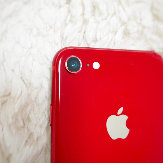 iPhone(アイフォーン)のiPhone8 Red SIMフリー スマホ/家電/カメラのスマートフォン/携帯電話(スマートフォン本体)の商品写真