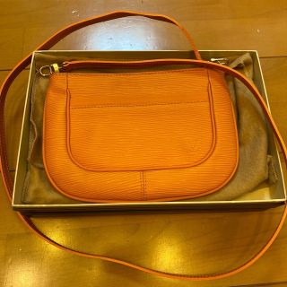 ルイヴィトン(LOUIS VUITTON)の新品　ルイヴィトン エピ サルヴァンガ オレンジ　ポシェット(ショルダーバッグ)