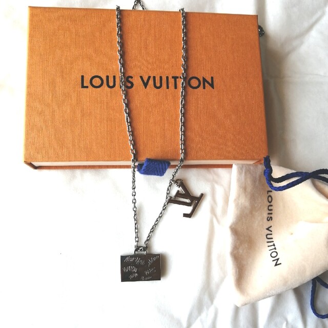ルイヴィトン LOUIS VUITTON コリエ・LVアロハケース M63645 高品質