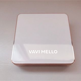 バビメロ(VAVI MELLO)のVAVI MELLO ファンデーションケース 白(ファンデーション)