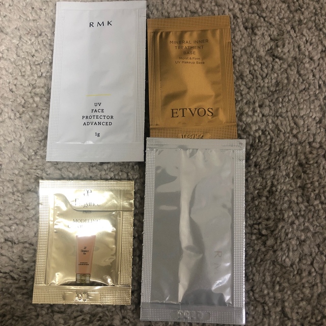 ETVOS(エトヴォス)の3月発売etvosミネラルUVアクアセラム＋他社下地 コスメ/美容のベースメイク/化粧品(化粧下地)の商品写真