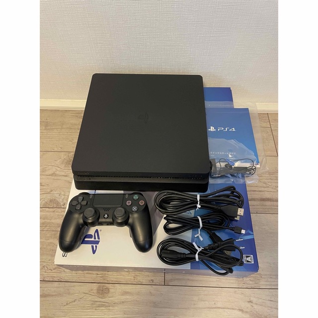 【品】SONY PlayStation4 本体 CUH-2000AB01