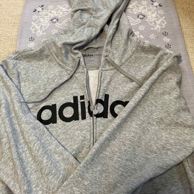 adidas(アディダス)のadidas メンズのトップス(パーカー)の商品写真