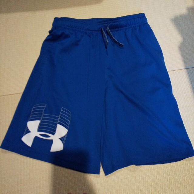 UNDER ARMOUR(アンダーアーマー)のUNDER ARMOUR 160センチ キッズ/ベビー/マタニティのキッズ服男の子用(90cm~)(パンツ/スパッツ)の商品写真