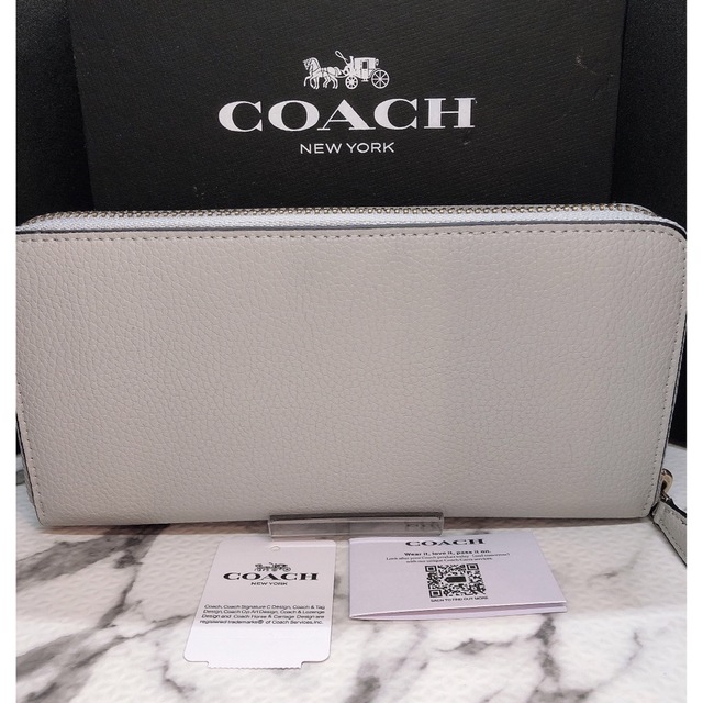 COACH(コーチ)の【新品未使用】コーチ アコーディオンジップウォレット 長財布 レディースのファッション小物(財布)の商品写真