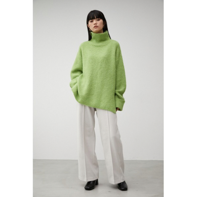 AZUL by moussy(アズールバイマウジー)のビッグタートルミックスニットトップス レディースのトップス(ニット/セーター)の商品写真