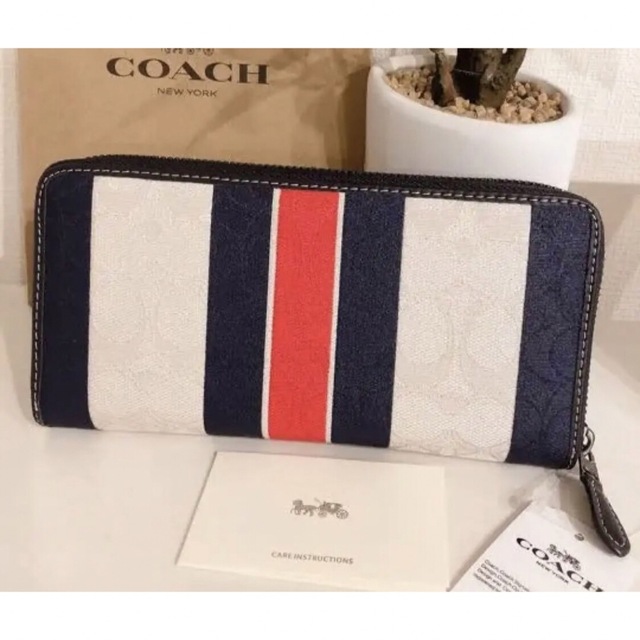 COACH(コーチ)の【新品未使用】COACH  コーチ 長財布  レア 男女兼用 レディースのファッション小物(財布)の商品写真