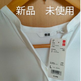 ユニクロ(UNIQLO)のユニクロ　レーヨン　スキッパーブラウス（七分袖）Lサイズ(シャツ/ブラウス(長袖/七分))