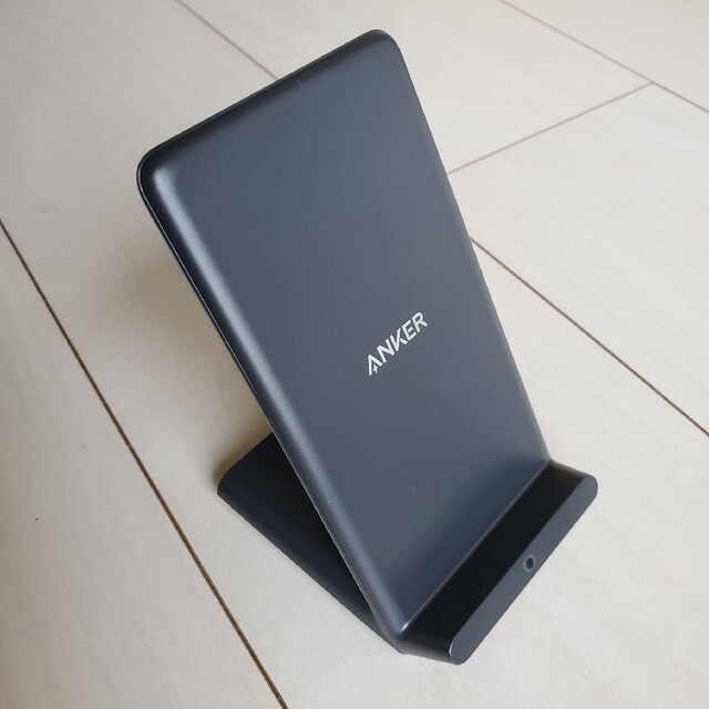 Anker(アンカー)のAnker PowerWave 10 Stand スマホ/家電/カメラのスマートフォン/携帯電話(バッテリー/充電器)の商品写真