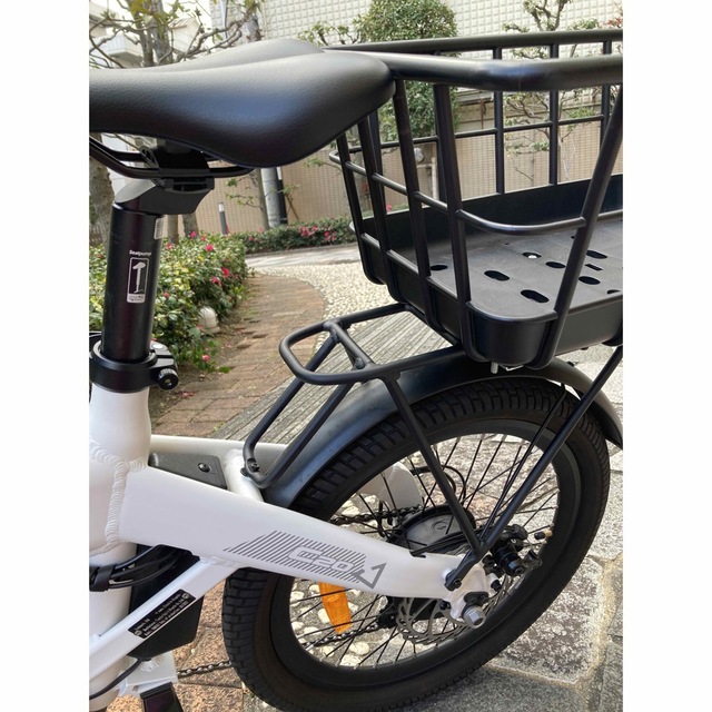 おしゃれ USED品 HMO C20 電動自転車 前バッグ、カギ、後ろカゴ付き