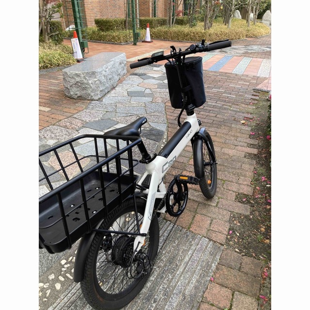 おしゃれ USED品 HMO C20 電動自転車 前バッグ、カギ、後ろカゴ付き