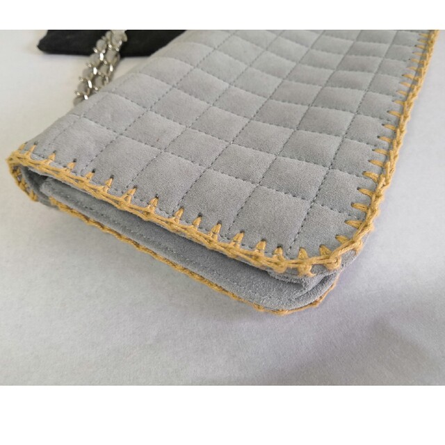 CHANEL(シャネル)のシャネル　wチェーンショールダバッグ　スエード　26×16×5　保存袋付き レディースのバッグ(ショルダーバッグ)の商品写真