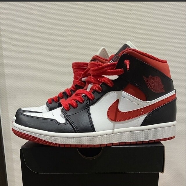 Nike Air Jordan 1 Mid "White/Gym Red Bla