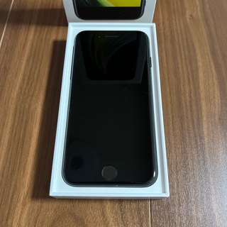 アイフォーン(iPhone)のiPhone SE 第2世代 64GB 本体 SIMフリー(スマートフォン本体)