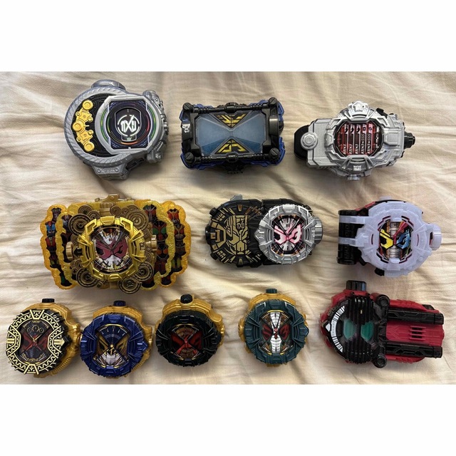 仮面ライダージオウ　ジオウドライバー　ビヨンドライバー　ライドウォッチ42個 エンタメ/ホビーのフィギュア(特撮)の商品写真