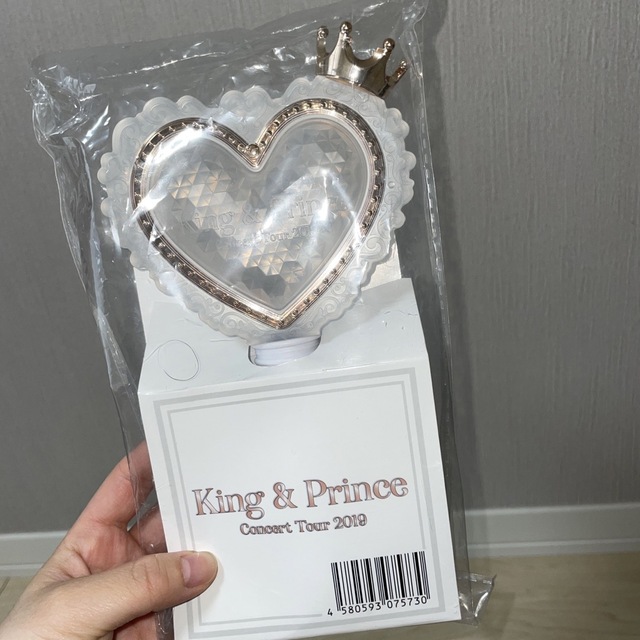 King & Prince(キングアンドプリンス)のKing & Prince ペンライト　銀テープ エンタメ/ホビーのタレントグッズ(アイドルグッズ)の商品写真