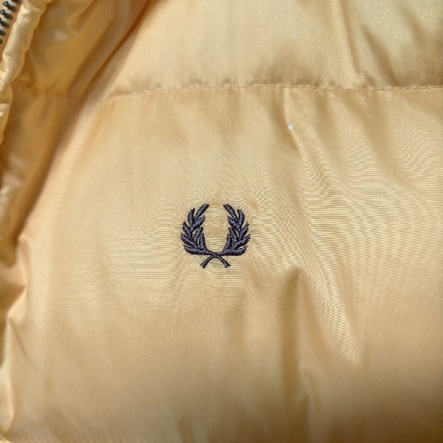 FRED PERRY(フレッドペリー)のダウンジャンパー レディースのジャケット/アウター(ダウンジャケット)の商品写真