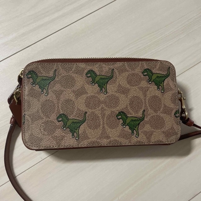 COACH - コーチ 恐竜ショルダーバッグの通販 by お気軽にどうぞ COACH - コーチ 恐竜ショルダーバッグの通販 by お気軽にどうぞ