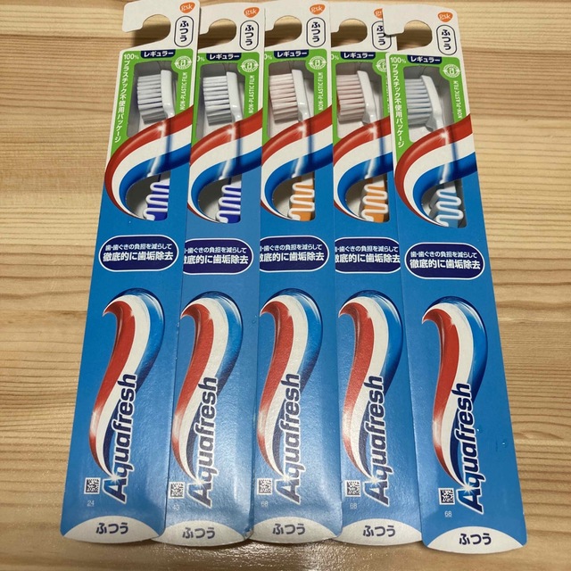 アクアフレッシュ　歯ブラシ　５本セット コスメ/美容のオーラルケア(歯ブラシ/デンタルフロス)の商品写真