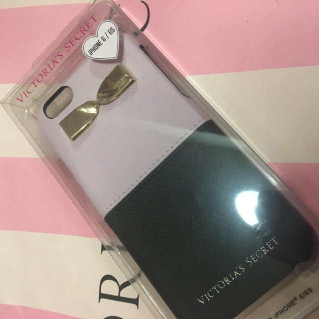 Victoria's Secret(ヴィクトリアズシークレット)のヴィクトリアシークレット♡VS♡バイカラーiPhoneケースとポーチ レディースのファッション小物(ポーチ)の商品写真