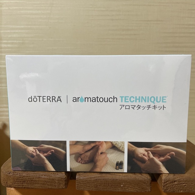 doTERRA(ドテラ)のdoTERRA アロマタッチキット コスメ/美容のリラクゼーション(エッセンシャルオイル（精油）)の商品写真