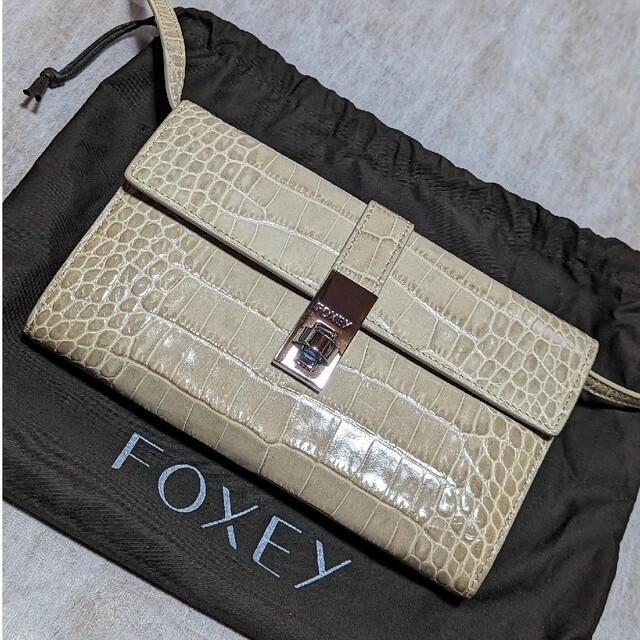 FOXEY(フォクシー)のフォクシー "Cocco Sonata" ベージュ クラッチ/ショルダーバッグ レディースのバッグ(クラッチバッグ)の商品写真