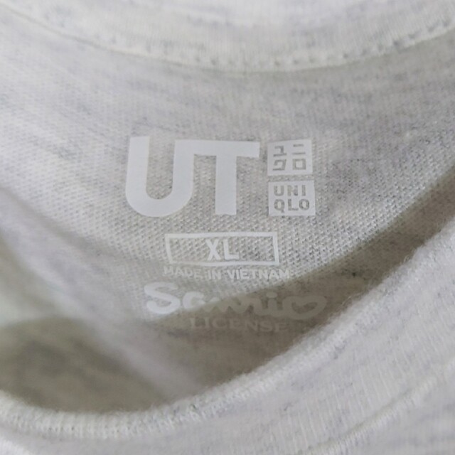 UNIQLO(ユニクロ)の新品 未使用 ユニクロ サンリオキャラクターズUT キティ 灰 半袖シャツ XL レディースのトップス(Tシャツ(半袖/袖なし))の商品写真