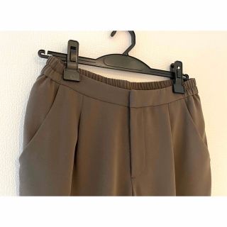 エニィスィス(anySiS)の美品☆anySiS クロップドパンツ　カーキ色 Ｓサイズ(クロップドパンツ)