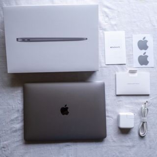 マック(Mac (Apple))の【美品】M1 Mac Book Air 2020スペースグレイ(ノートPC)