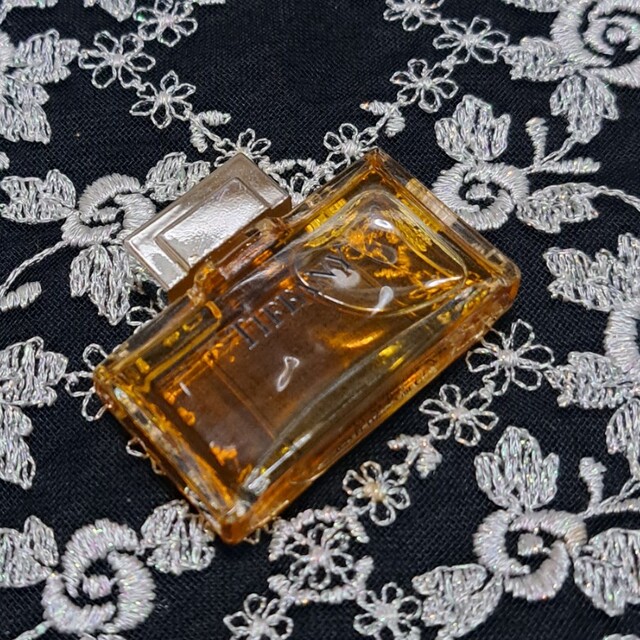Tiffany & Co.(ティファニー)のティファニー オードパフューム 廃盤 コスメ/美容の香水(香水(女性用))の商品写真